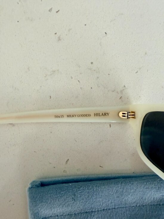Feroce Off-White Polarized Hilary Style Sunglasses